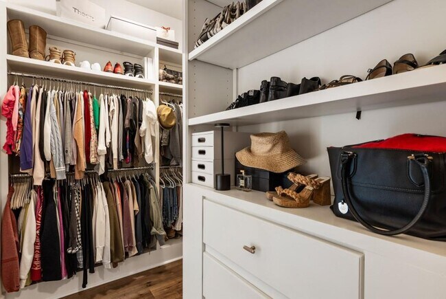 Building Photo - 7280 Samples Field Rd