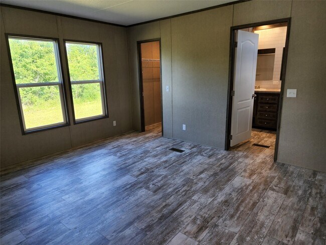 Building Photo - 415 County Rd 3560