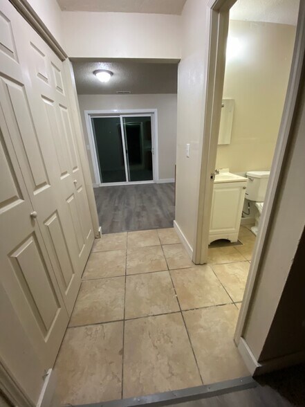 Building Photo - 1008 Jane Dr