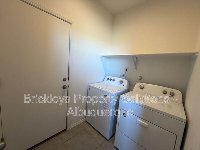 Building Photo - 4875 Mount Salas St NE