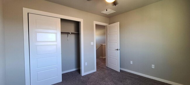 Building Photo - 12065 Mesquite River Dr