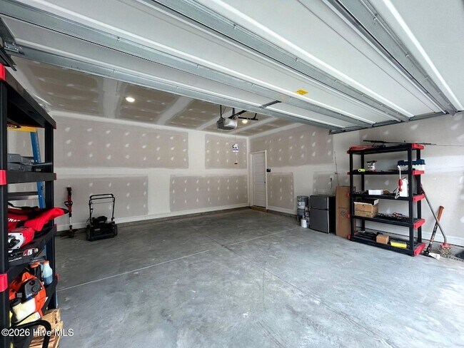 Building Photo - 280 Flying Bolt Dr