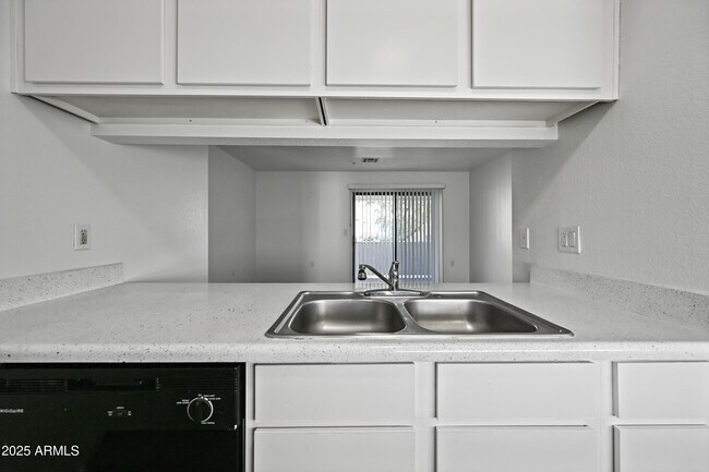 Building Photo - 3065 N 67th Ave