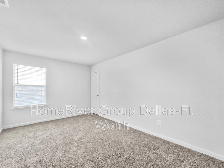 Building Photo - 429 Condie Russell Ave