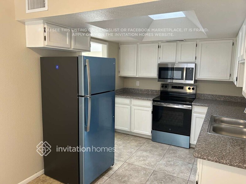 Building Photo - 5319 W Vogel Ave