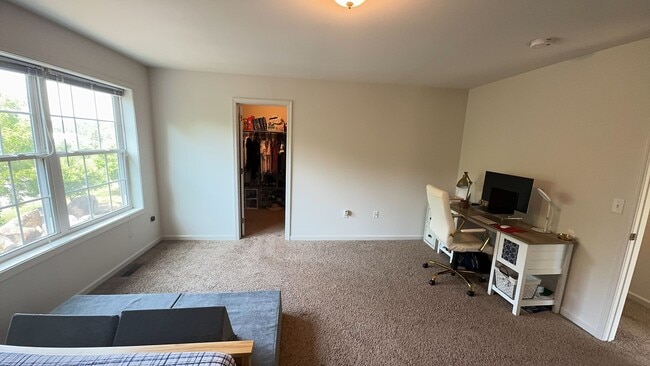 Building Photo - Beautiful 3 Bedroom Townhome in Elizabethtown!