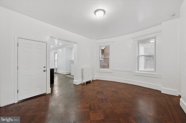Primary Photo - 4928 Walnut St