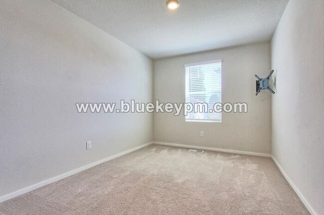 Building Photo - 3 Bed, 2.5 Bath Home Near Van Mall/ Raymond Shaffer Comm Park / Walnut Grove Elem