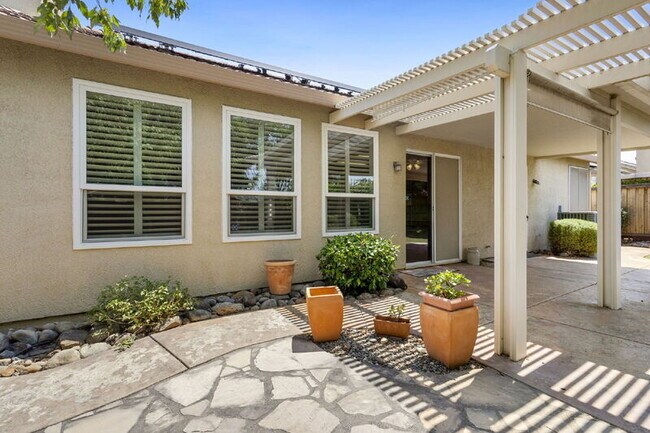Building Photo - 2347 Amber Falls Dr