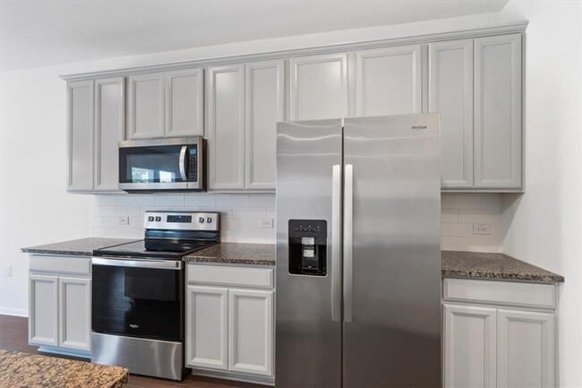 Building Photo - 6500 Routenburn St