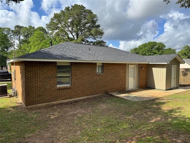 Building Photo - 6564 Cynthia Dr