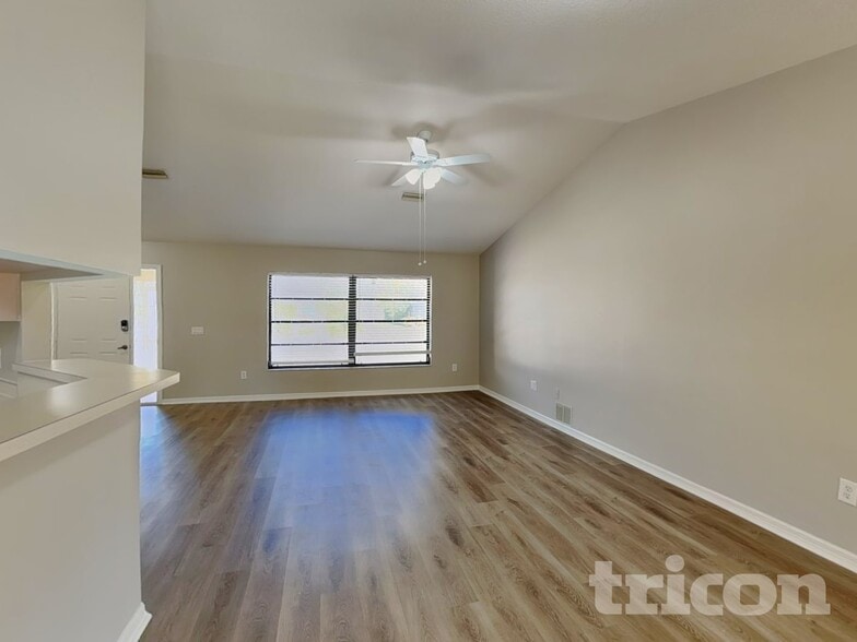 Building Photo - 7321 S Blue Sage