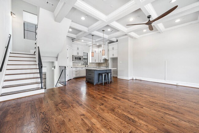 Building Photo - 5733 Winsome Ln