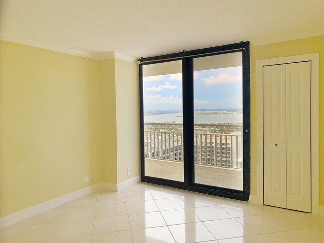Building Photo - 3000 N Ocean Dr