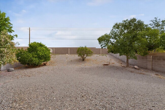 Building Photo - Spacious 5-Bedroom Home in Enchanted Hills – Rio Rancho