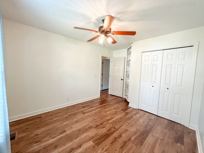 Building Photo - 619 Boone Cir