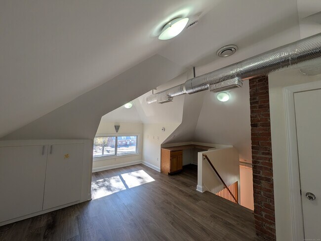 Building Photo - 446 New Haven Ave