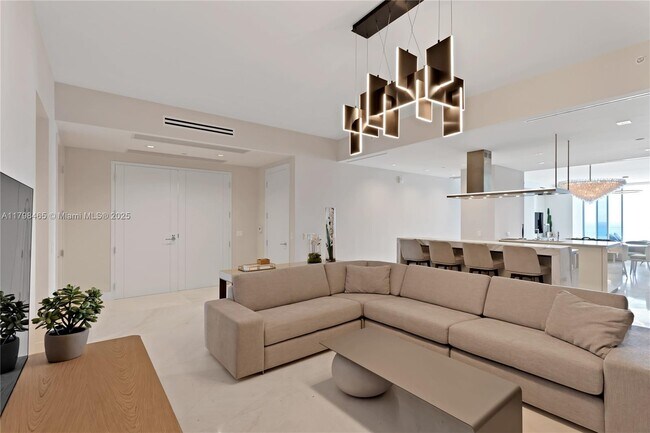Building Photo - 18501 Collins Ave