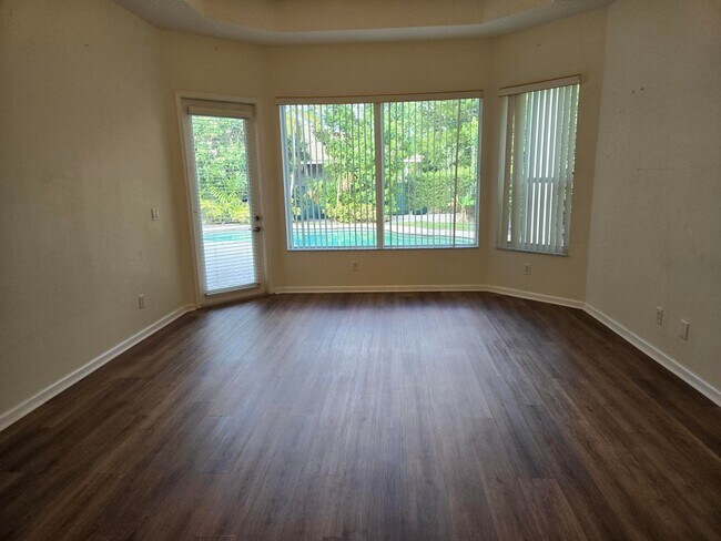 Building Photo - 2926 E Fontana Ct