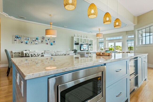 Building Photo - 681 Ocean Palm Way