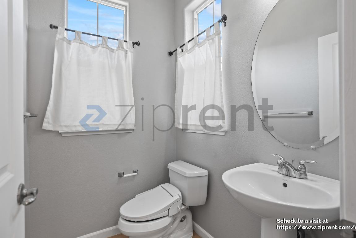 Building Photo - 18404 Emerald Ln