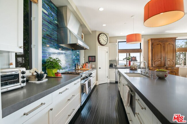 Building Photo - 2962 Valmere Dr