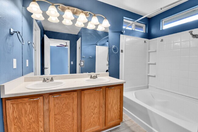 Building Photo - $2,995 - 4 Bed, 2.5 Bath Home in Parker wi...