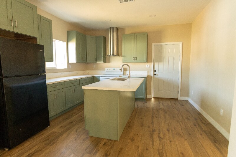 Building Photo - 9266 Ramona Ave