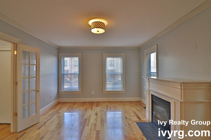 Building Photo - 358 Dorchester St