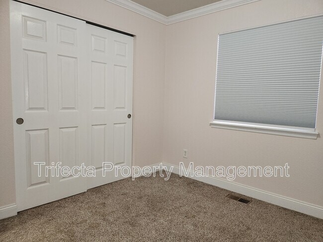 Building Photo - 347 Buckeye Ave