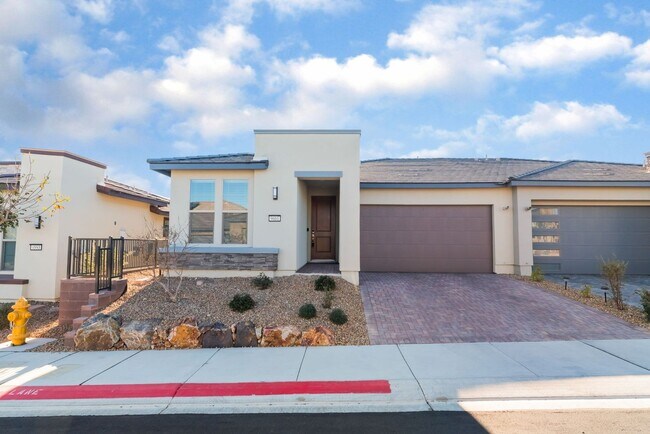 Building Photo - A Meticulously Upgraded Townhouse  *Age Restricted 55+