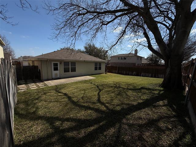 Building Photo - 9301 Goldenview Dr