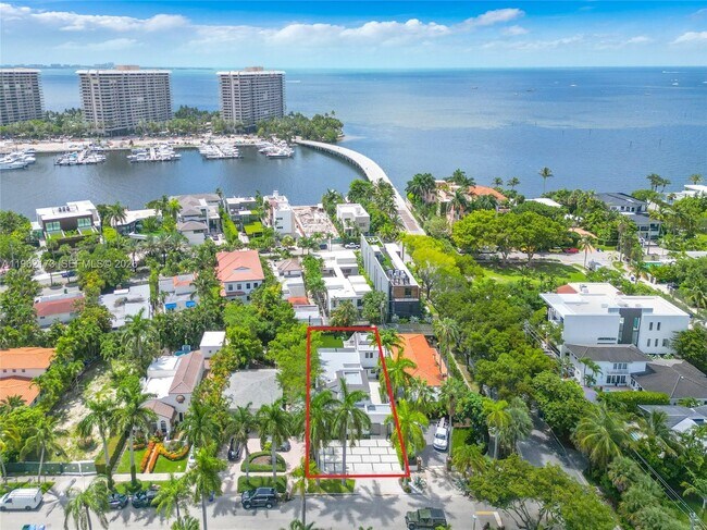 Building Photo - 1826 Fairhaven Pl