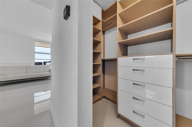 Building Photo - 5555 Collins Ave