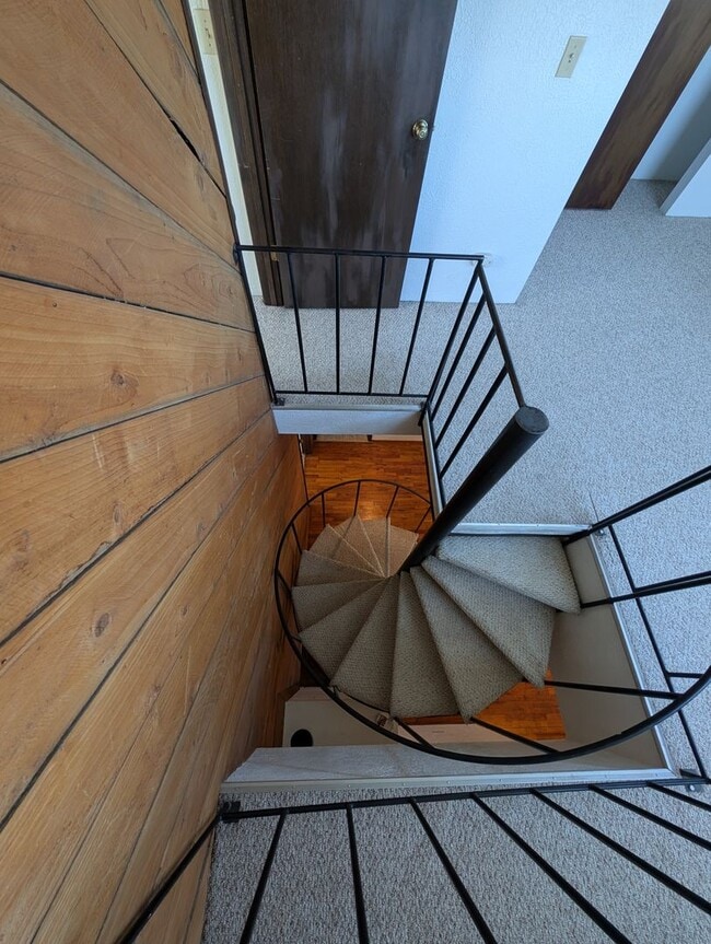 Building Photo - Well Kept Port Orchard Charmer with Stellar Seattle View, Available Now!