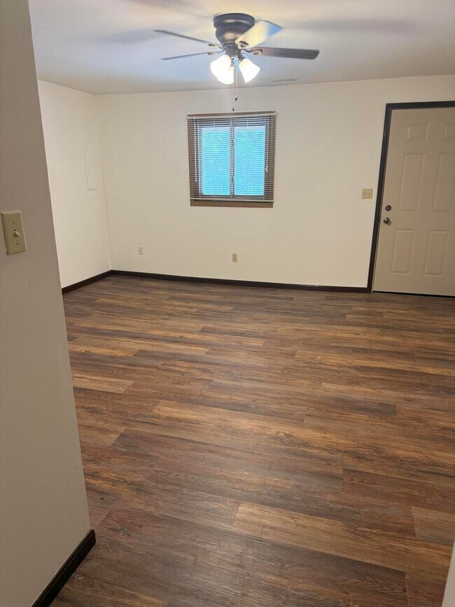 Building Photo - 311 Foxfire Dr