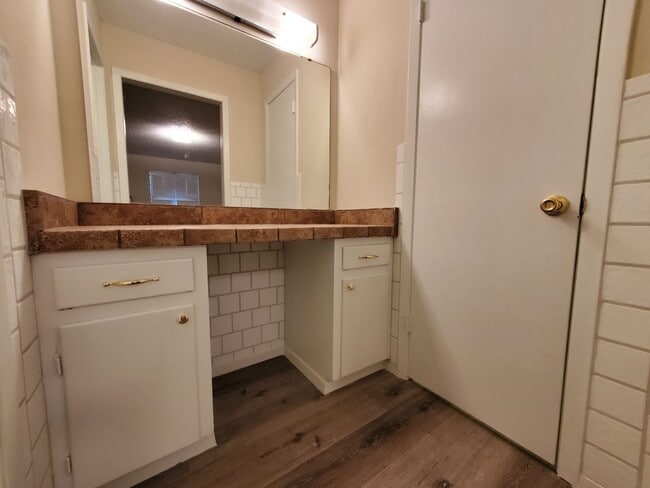 Building Photo - Nice family 3 bedroom and 2 bath home in a...