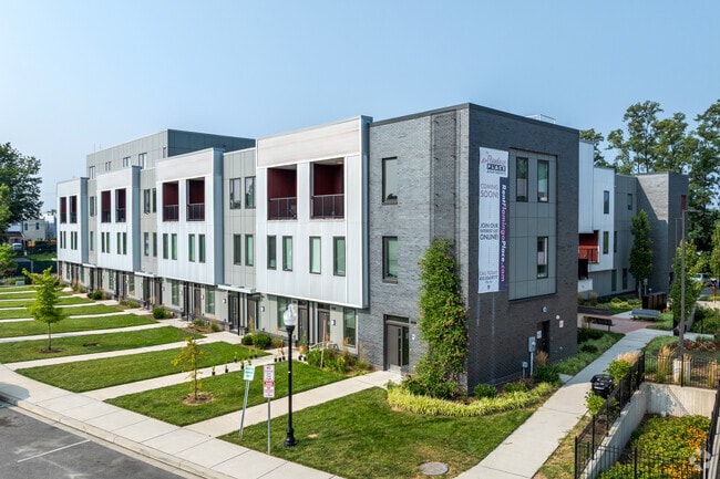 Building Photo - Flamingo Place Apartments