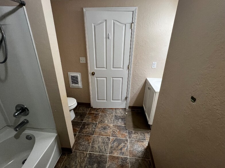 Building Photo - 417 S Fairmount St