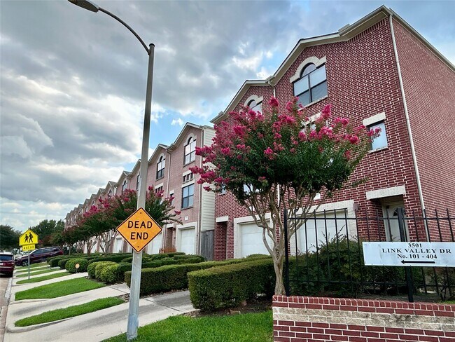 Building Photo - 3501 Link Valley Dr.