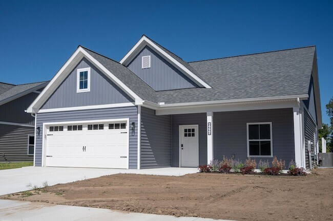 Building Photo - 8452 Oak Shade Cir