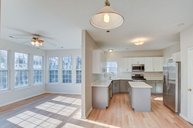 Building Photo - 2112 Seastone Trce