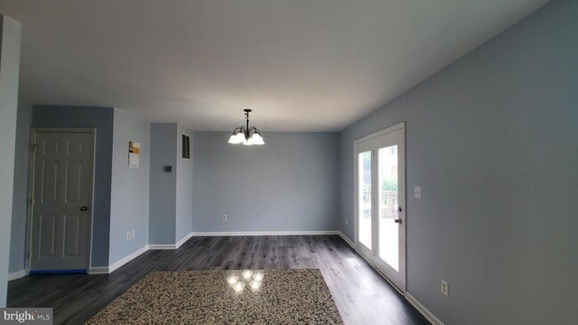Building Photo - 6539 Huntshire Dr