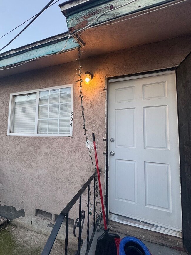 Building Photo - S 33rd