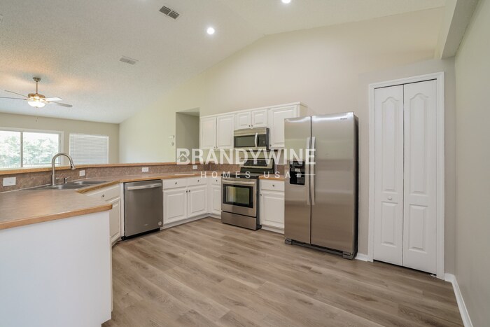 Building Photo - 3159 Wavering Ln