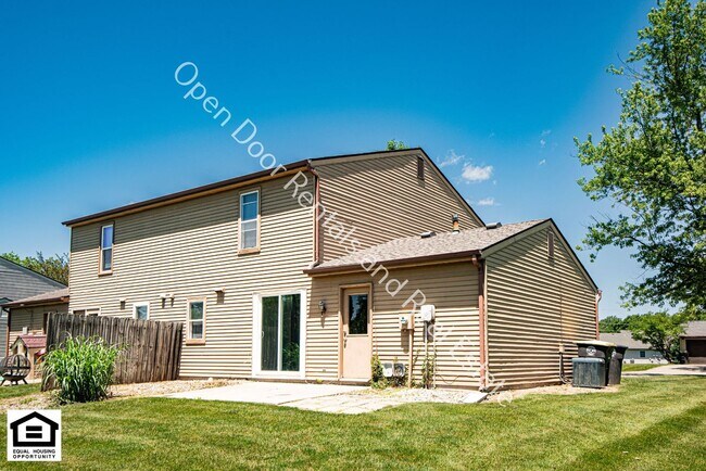 Building Photo - 5212/5214 Vermont Lane
