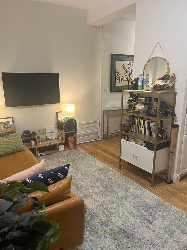 Interior Photo - 234-236 Thompson Street