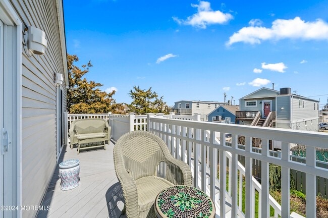 Building Photo - 204 Randall Ave