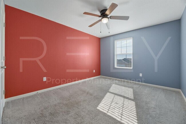 Building Photo - 220 Wonderful Life Way