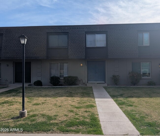 Building Photo - 5000 S Alder Dr